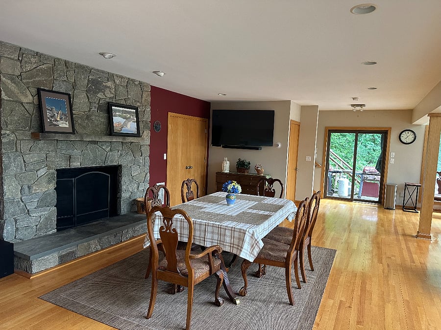 New Samsung 65 inch Smart TV Large Dining Table for Family or friends.