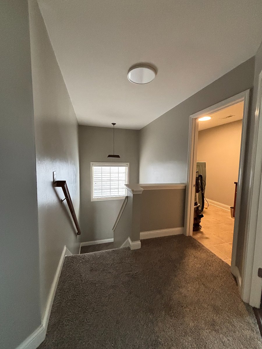 Stairs to first floor/laundry