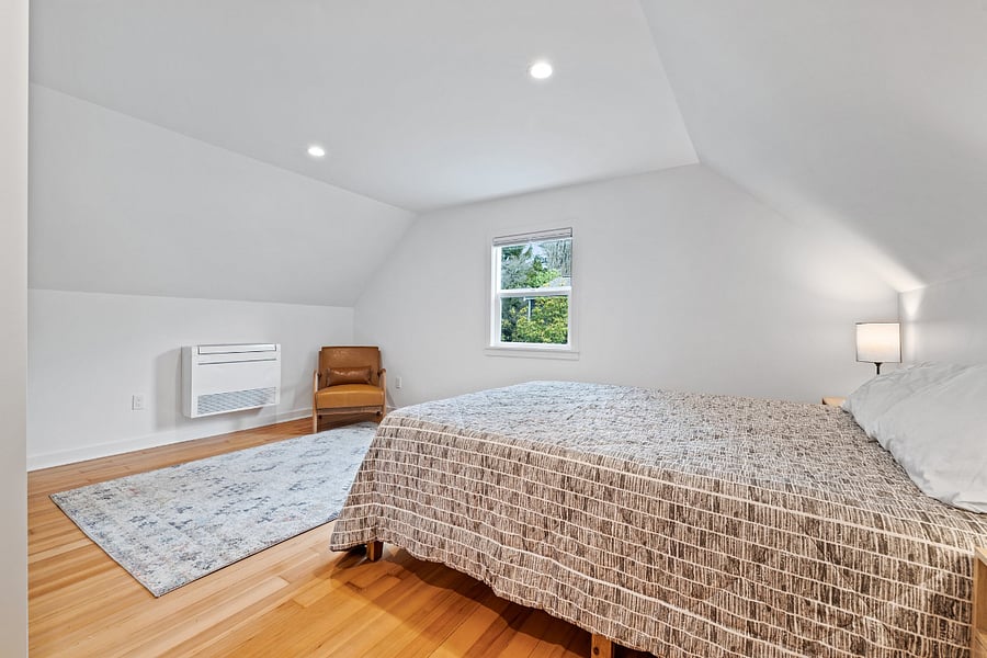 Upstairs bedroom one.
