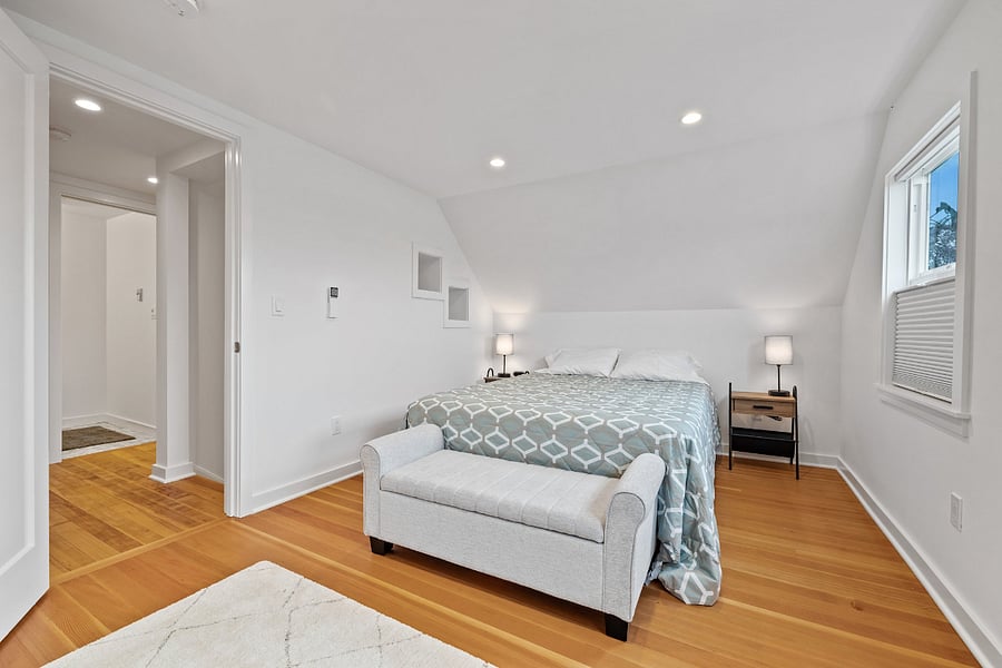 Upstairs bedroom 2.