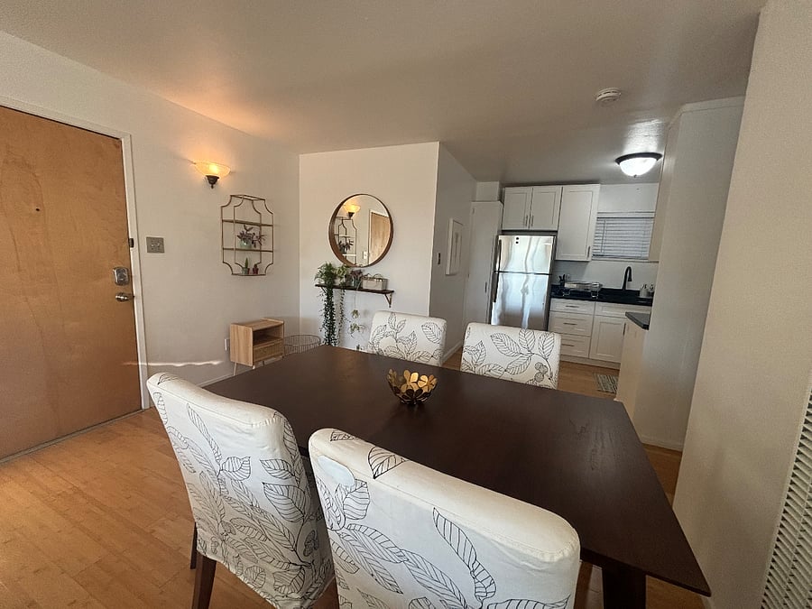 Dining, entry