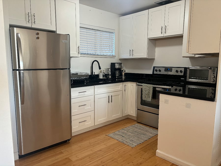Full kitchen