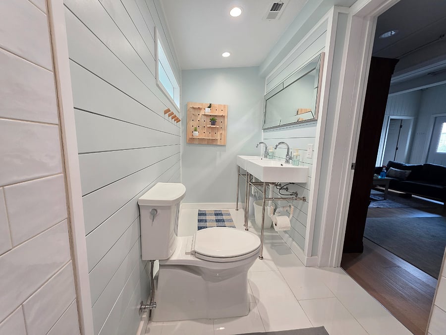 Kohler toilet with soft close lid