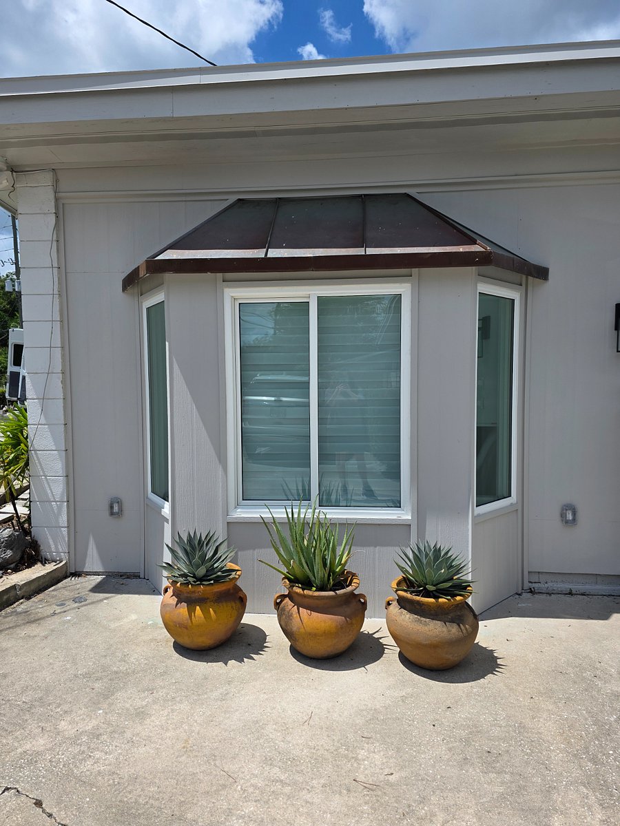 Copper roof bay window