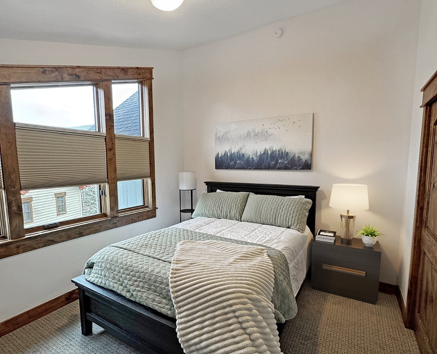 Queen TempurPedic mattress, dresser