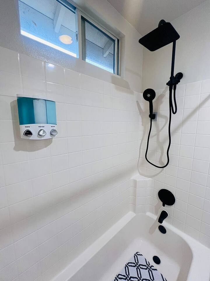 Furnished Finder property 869110_1 photo 30