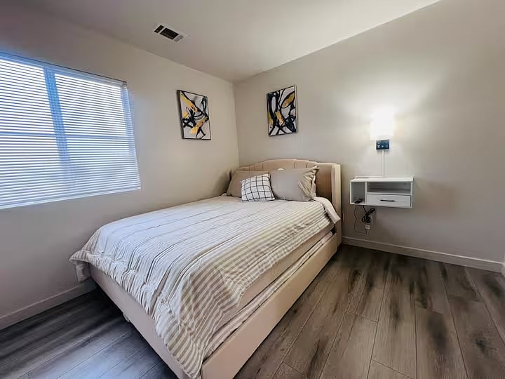 Furnished Finder property 869110_1 photo 21