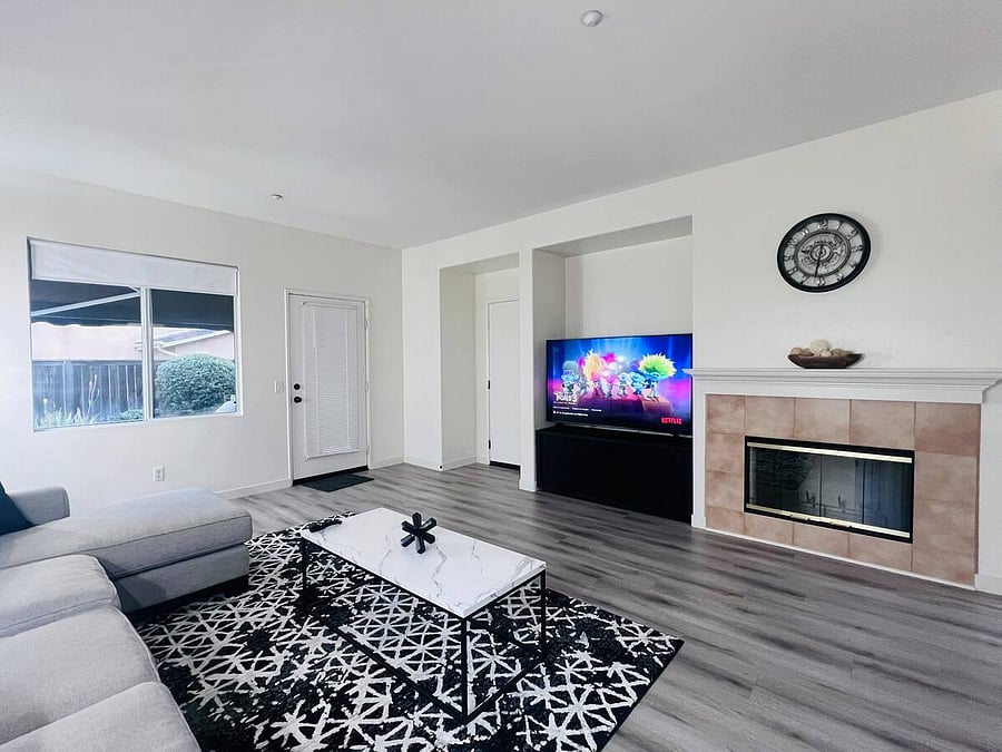 Furnished Finder property 869110_1 photo 3
