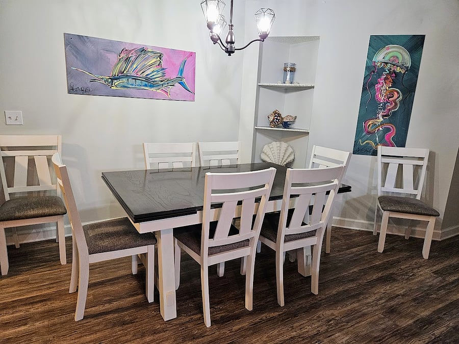 Dining Room Table! Extends to seat many!