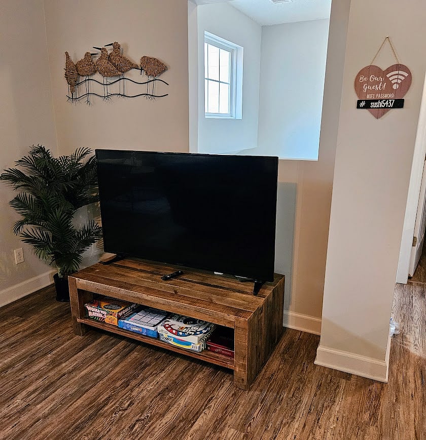 Smart Tv, and plenty of games for the family & friends!
