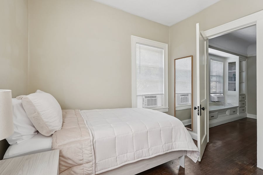 2nd bedroom
