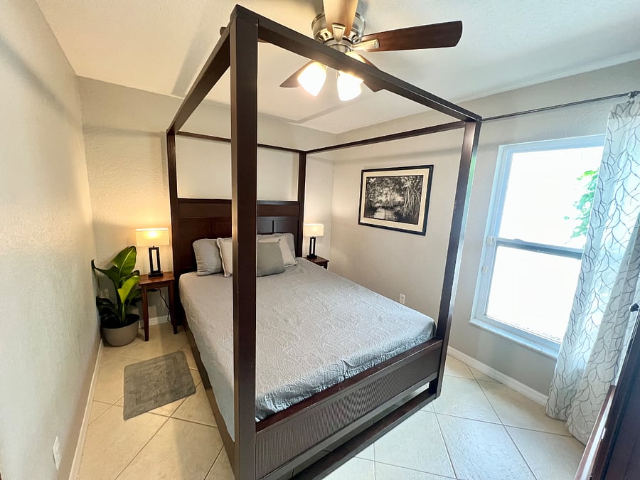 Bedroom 3 - Queen Bed