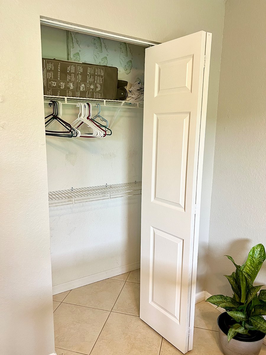 Bedrrom 2 - Closet