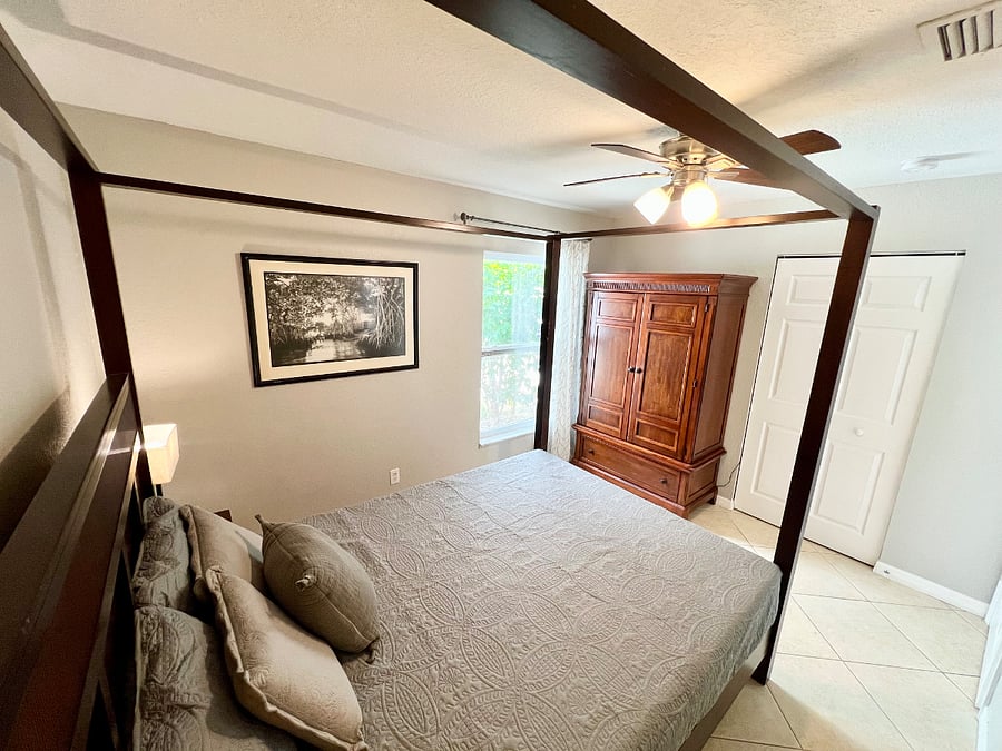 Bedroom 3 - Queen Bed