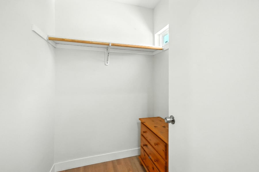 Walk-in closet