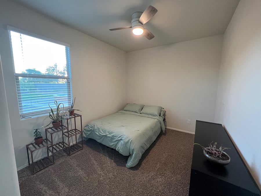 2nd Bedroom. Full size mattress.