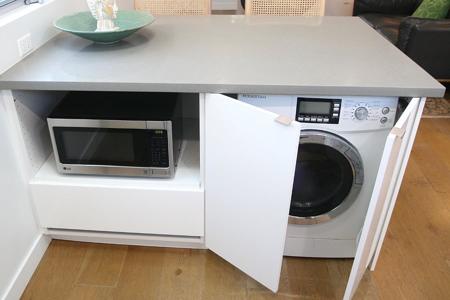 Combo Washer/Dryer and microwave in peninsula