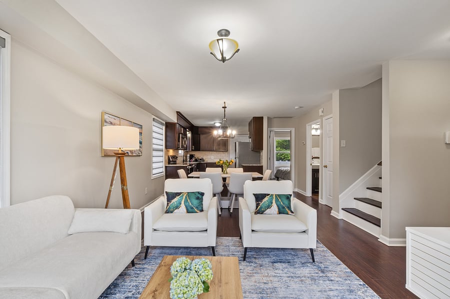 Living room/dining area/kitchen