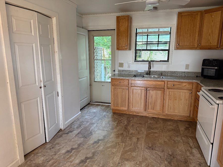 Washer & dryer in closet