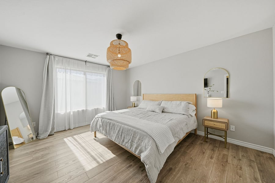 King size bed with memory foam mattress 