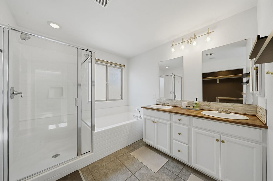 Master bathroom 