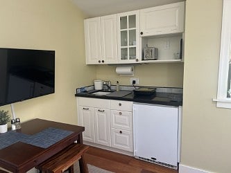 Thew efficiency kitchen is small but mighty. Anything can be done here (except two layer cakes, and maybe a turkey).