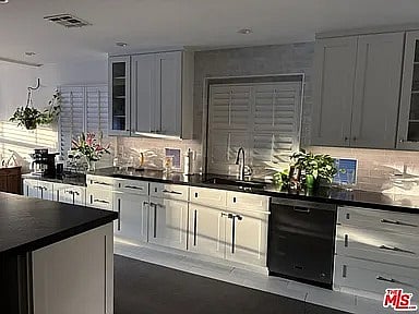 Furnished Finder property 869660_1 photo 8