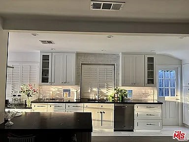 Furnished Finder property 869660_1 photo 10