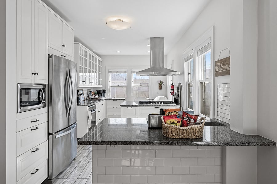 You'll find everything you need to cook breakfast, lunch, and dinner, as well as all the essentials for baking. The space is stocked with quality appliances, plenty of cookware and utensils, and all the tools to make cooking feel effortless.