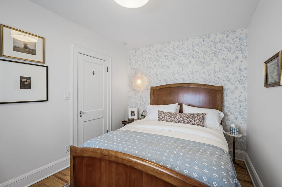 Sleep like royalty in our cozy queen bed, complete with blackout curtains for the ultimate nights rest.