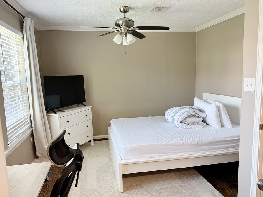 Ground Floor Second Bedroom - Includes Spacious Walk-In Closet 