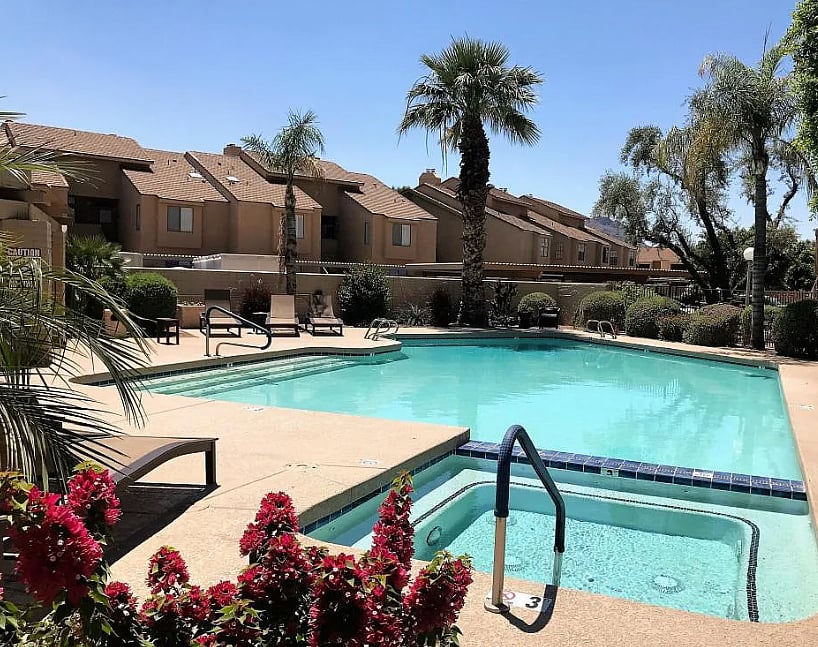 Pool and hot tub area for the community, always very peaceful and relaxing!