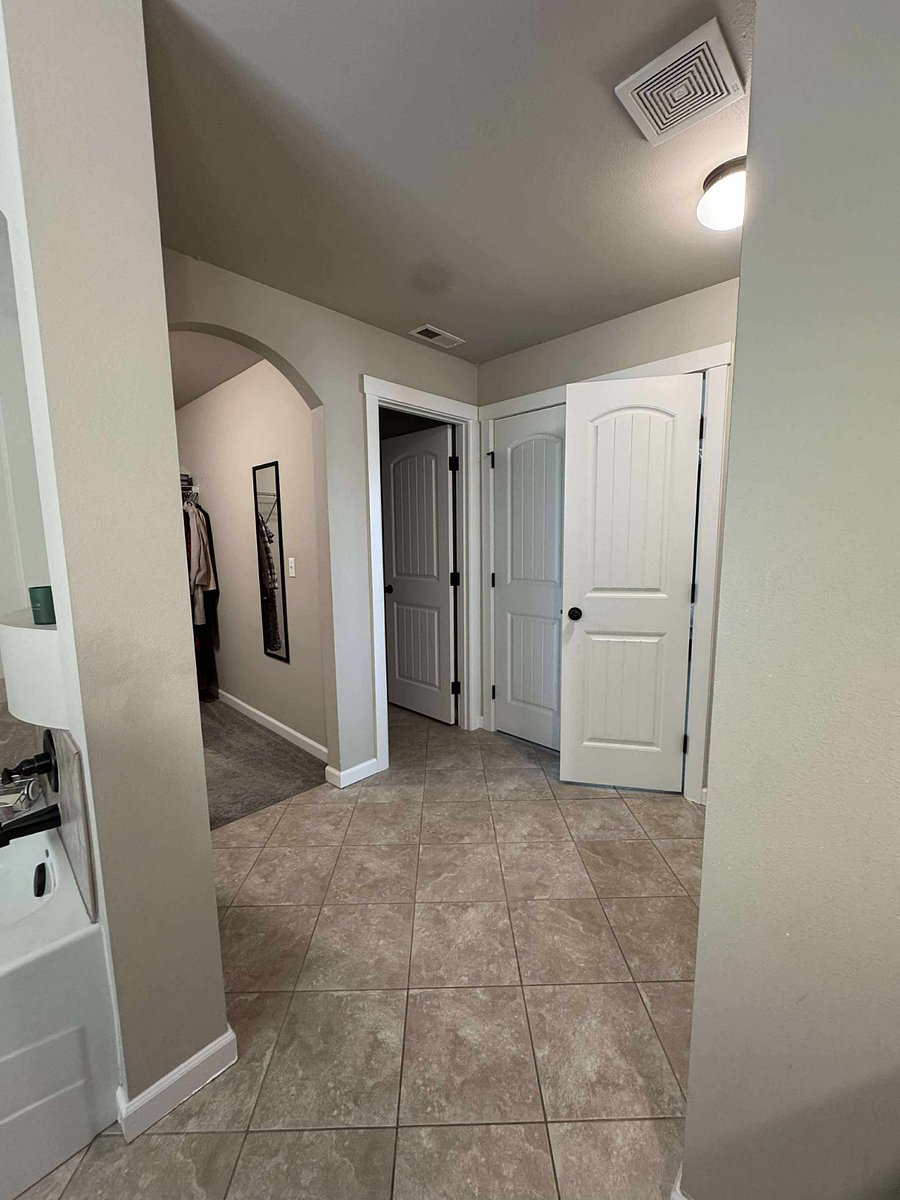 Furnished Finder property 869719_1 photo 25