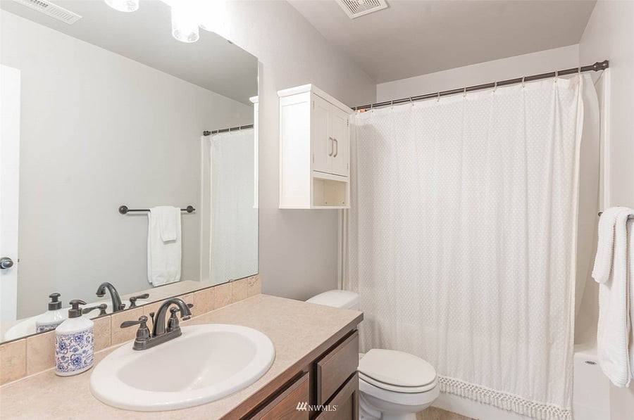 Upstairs Full Bath