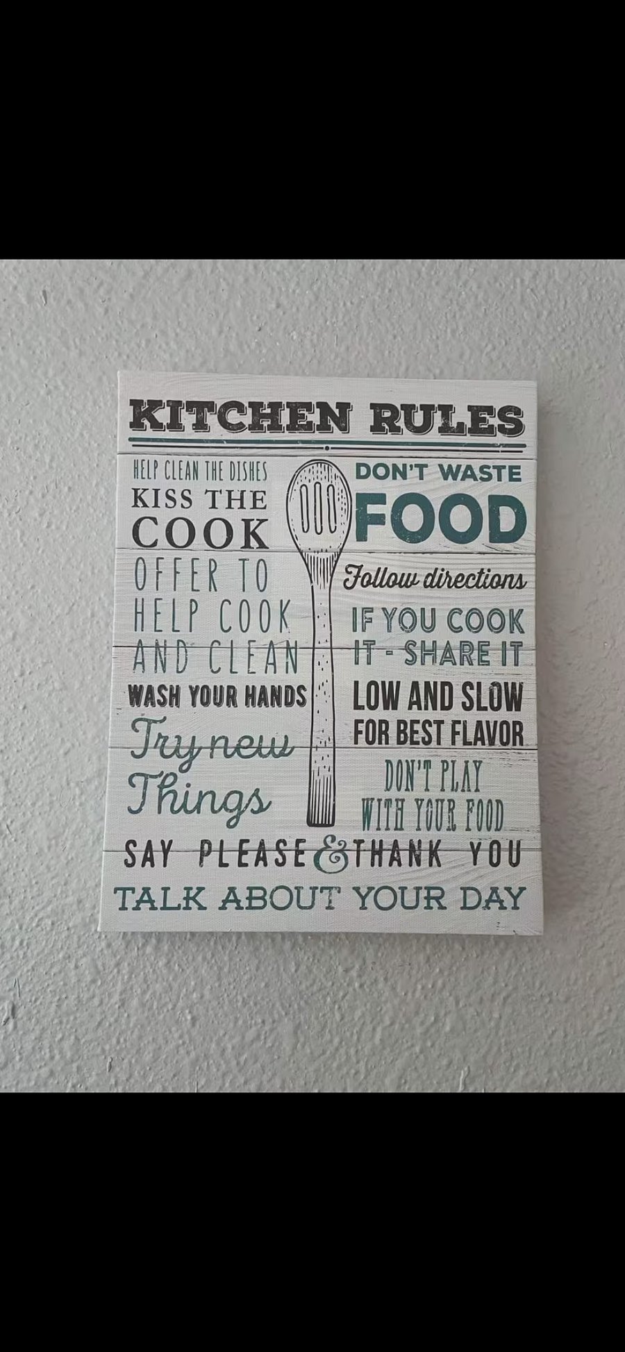Funny kitchen rules decoration.