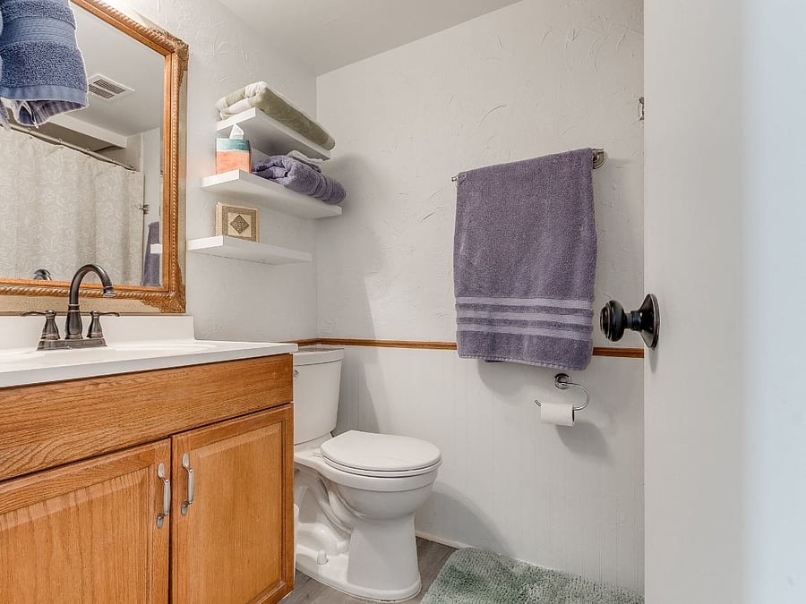Santa Fe suite en suite bath with Jacuzzi tub