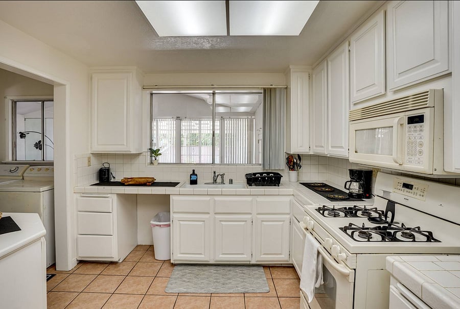 Furnished Finder property 869870_1 photo 17