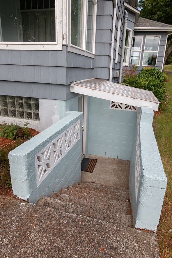 Private Entrance 