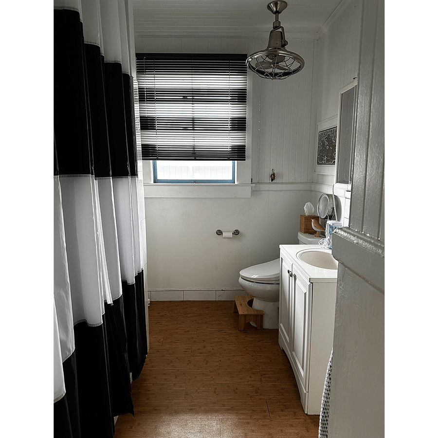 upstairs bathroom 1