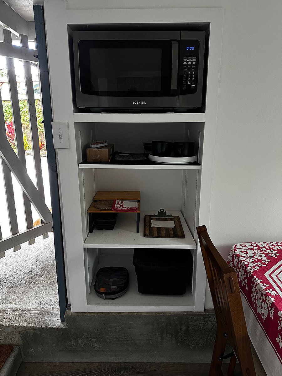 downstairs kitchenette 5