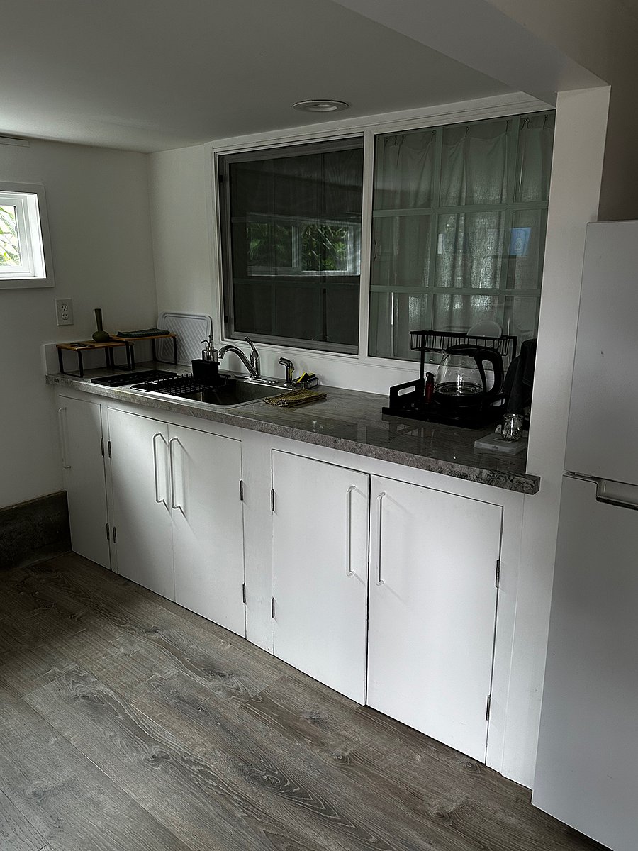downstairs kitchenette 4