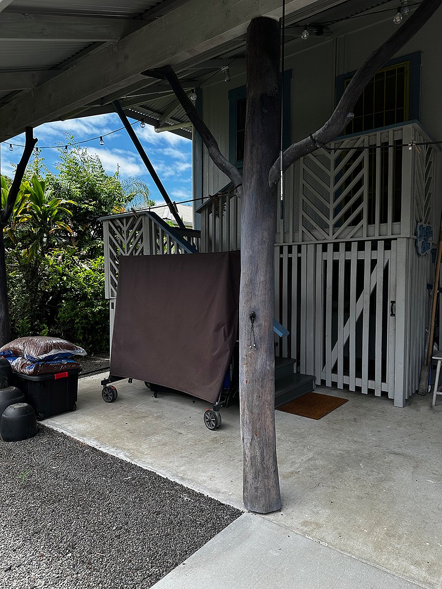 back lanai with ping pong table stored
