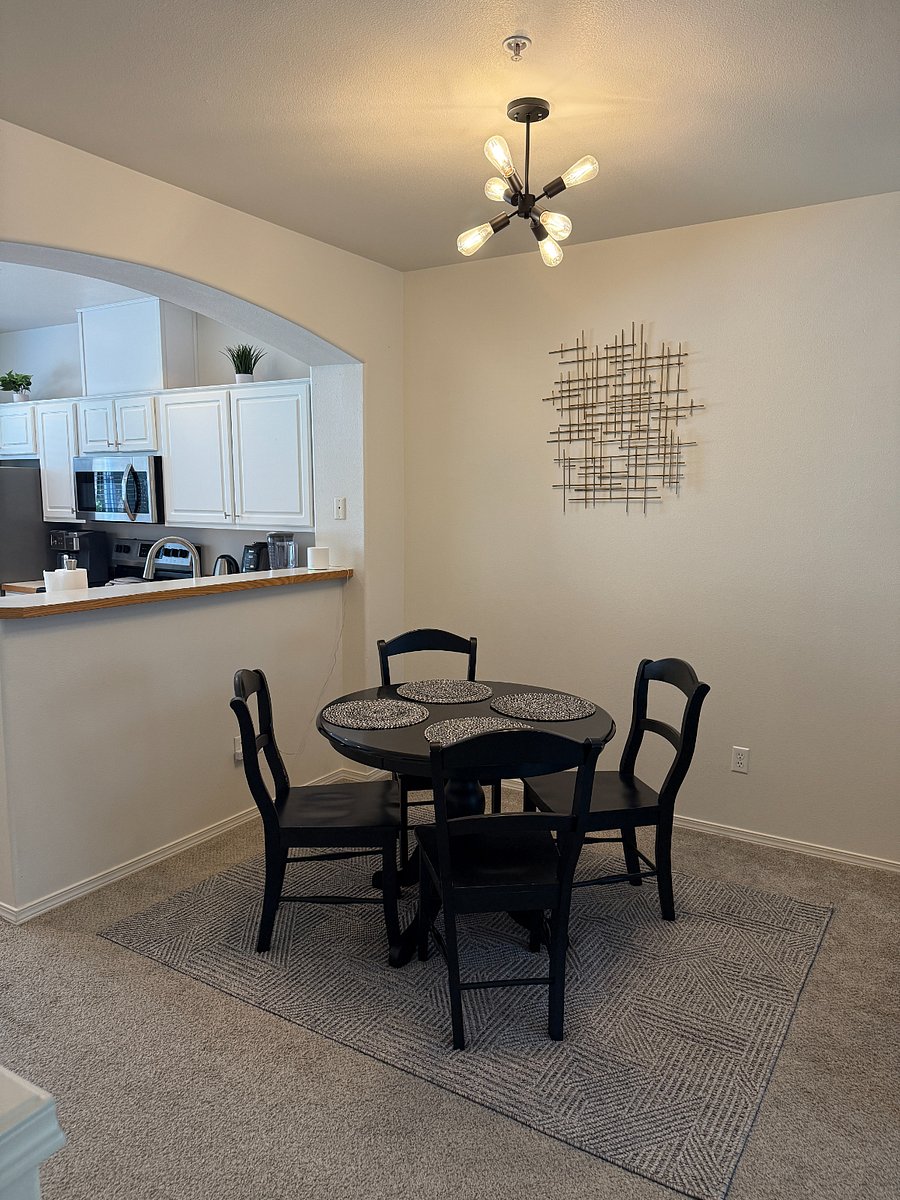 Dining Area for 4-5 people