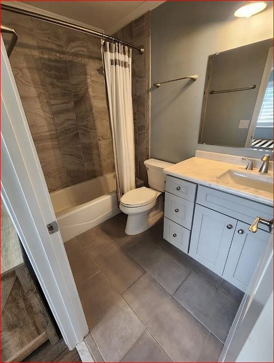 Ensuite bathroom #1