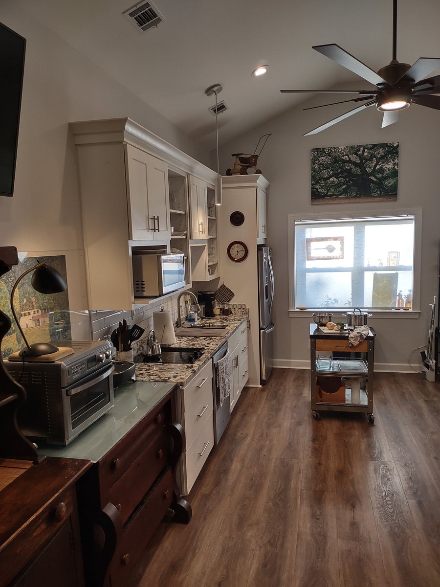 Electric skillet, air fryer oven, instapot slow and preasure cooker.
