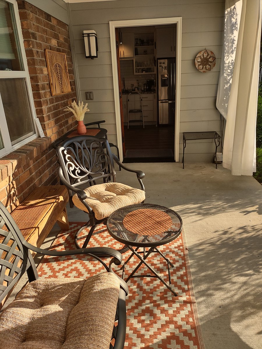Over all-- best value for this spacious floor plan 1b1b in Savannah!