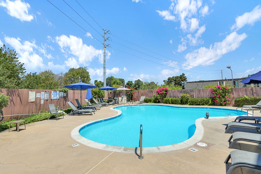 Furnished Finder property 870085_1 photo 1