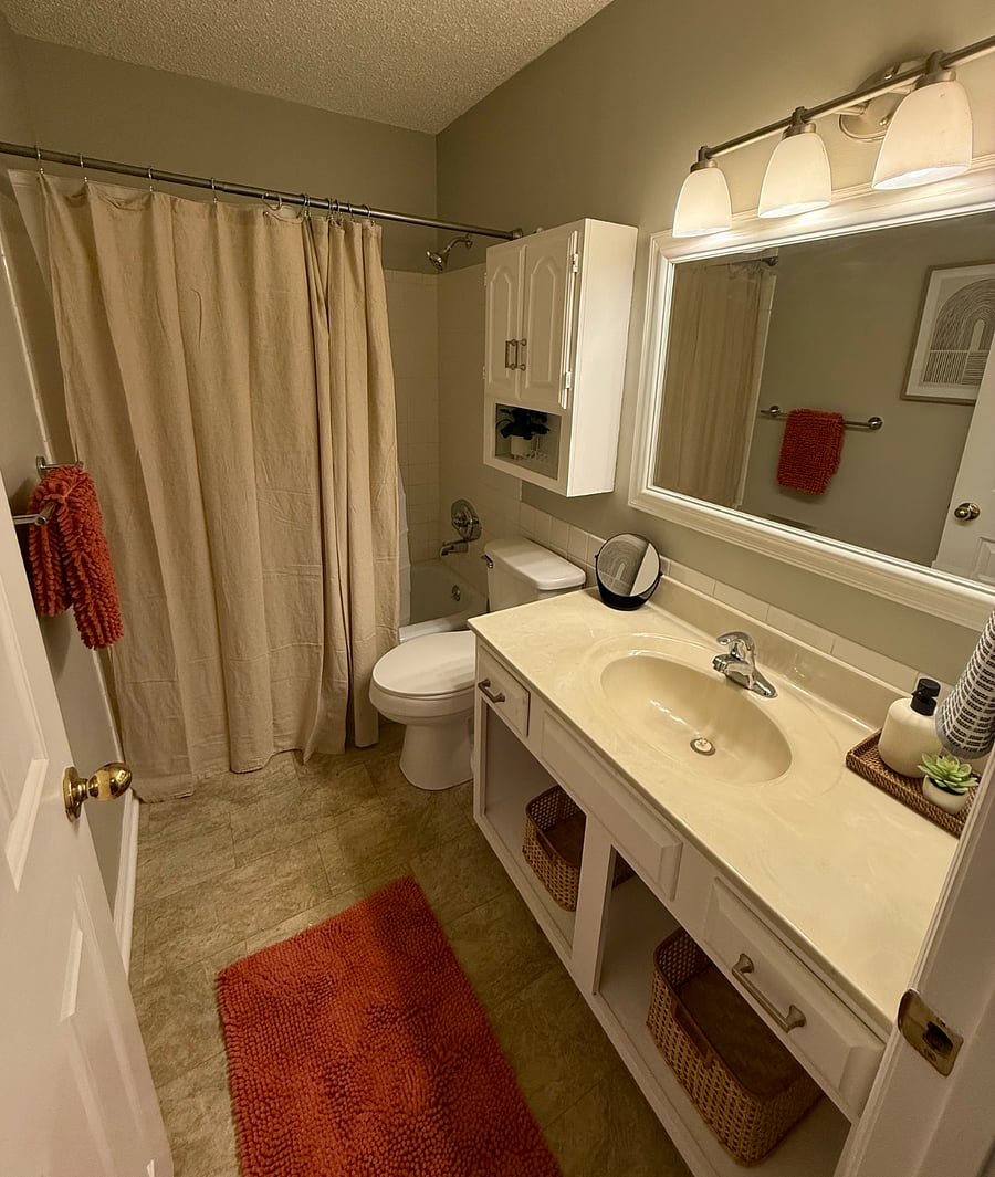Full Bath (L2)