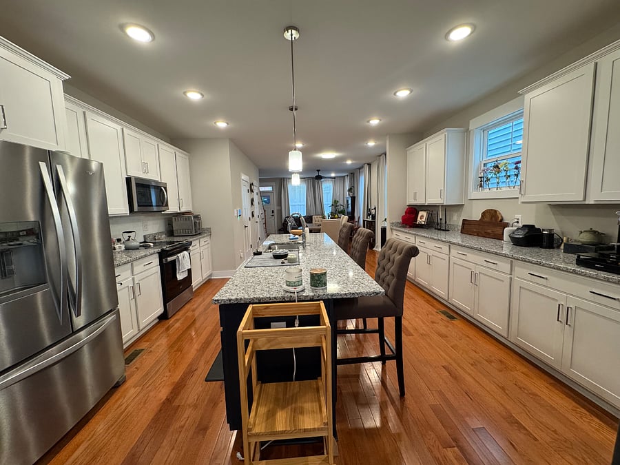 Kitchen with lots of counter space