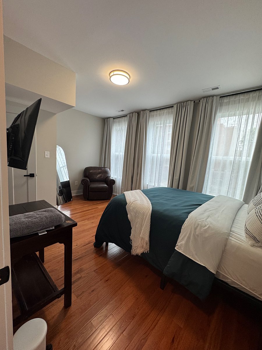 Second bedroom for rent in September